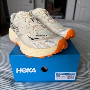 Hoka Speedgoat 7